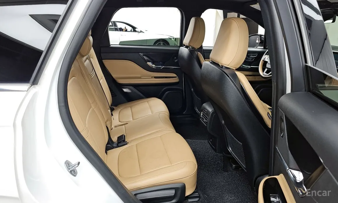 Фото 12 - Lincoln Corsair