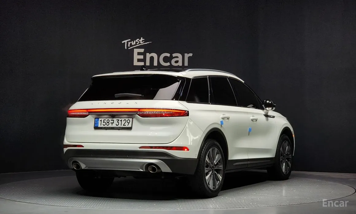 Фото 2 - Lincoln Corsair