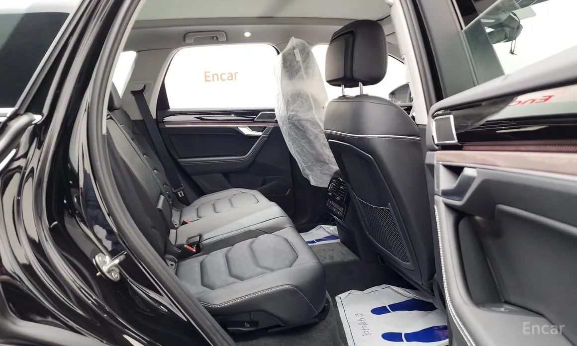 Фото 12 - Volkswagen Touareg