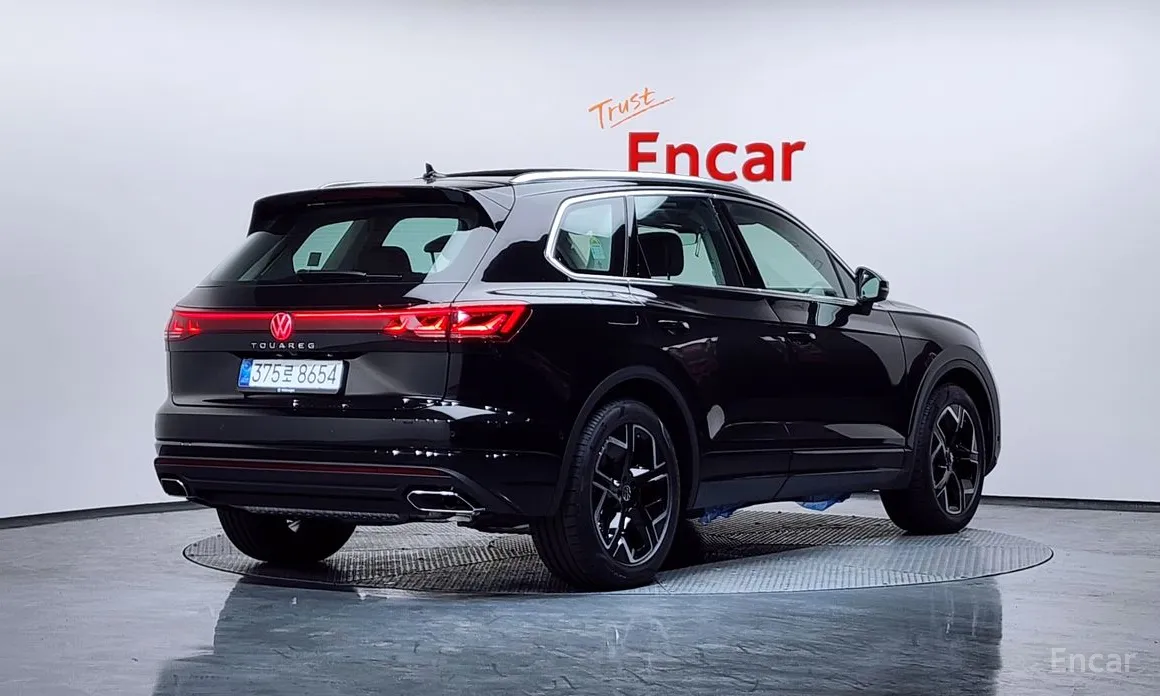 Фото 2 - Volkswagen Touareg