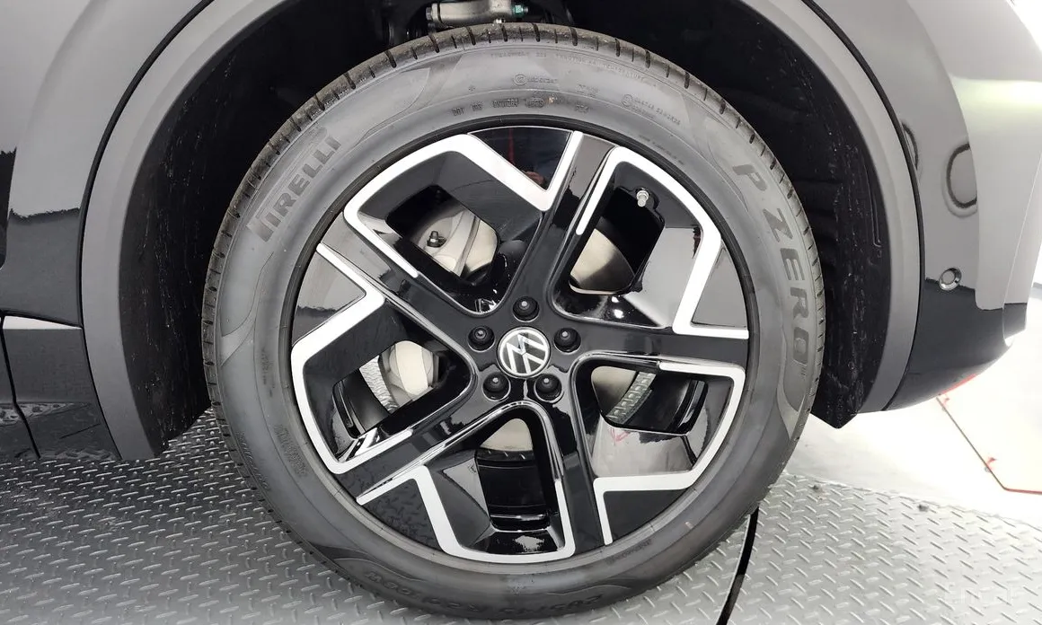 Фото 5 - Volkswagen Touareg