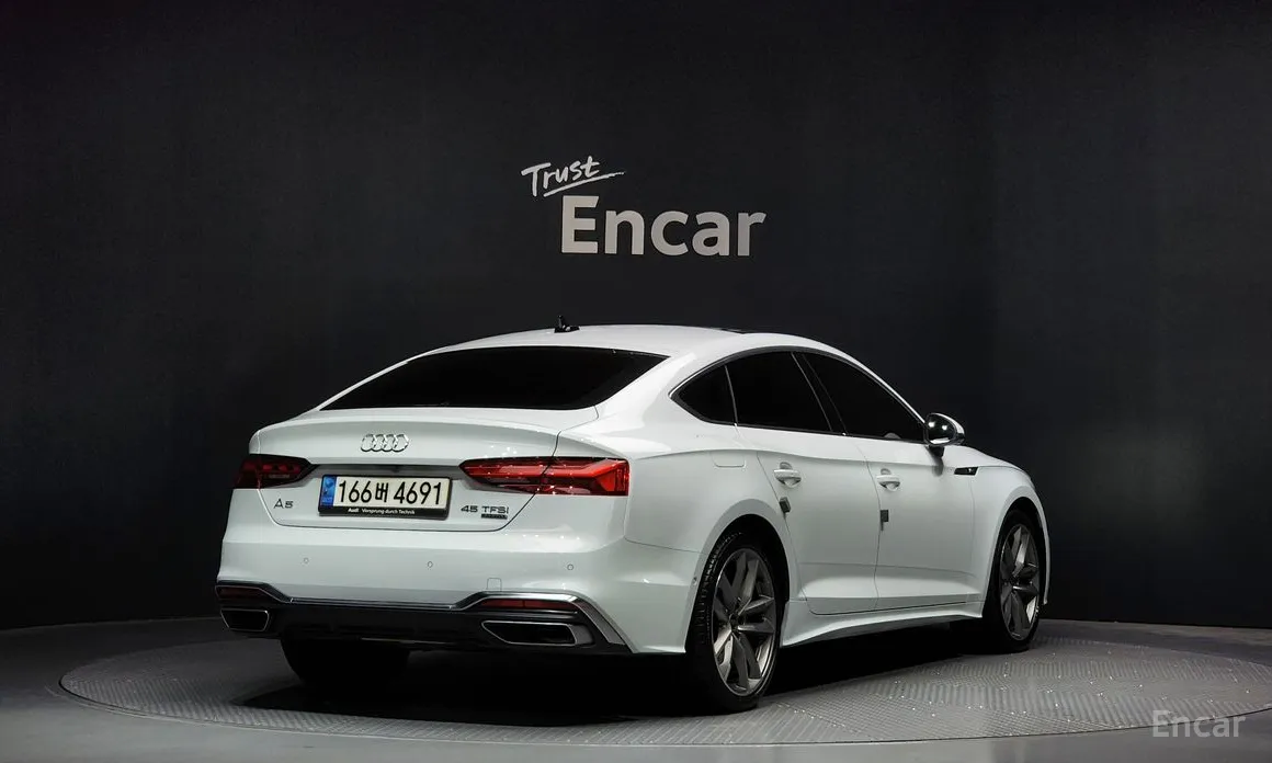 Фото 2 - Audi A5