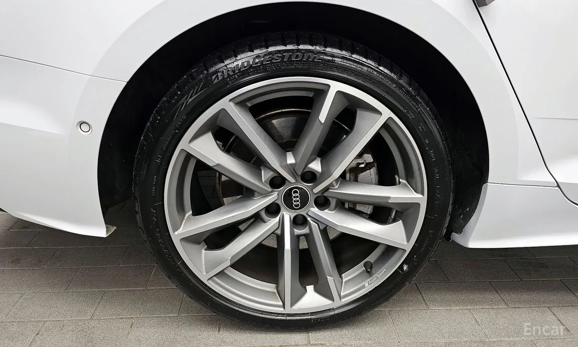 Фото 5 - Audi A5