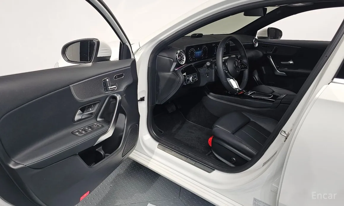 Фото 10 - Mercedes-Benz A-Class