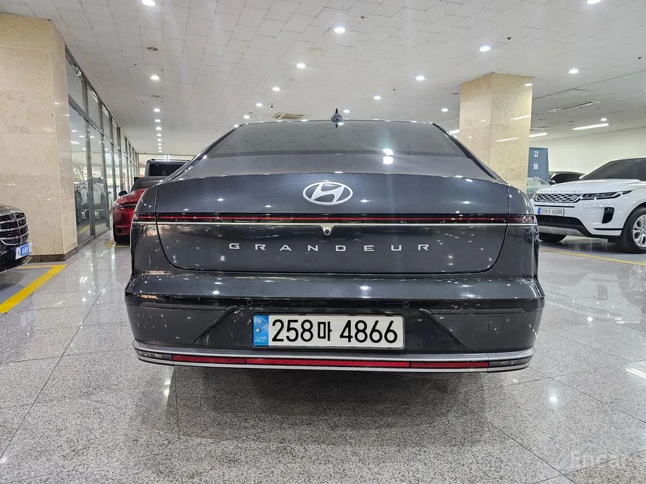 Фото 4 - Hyundai Grandeur