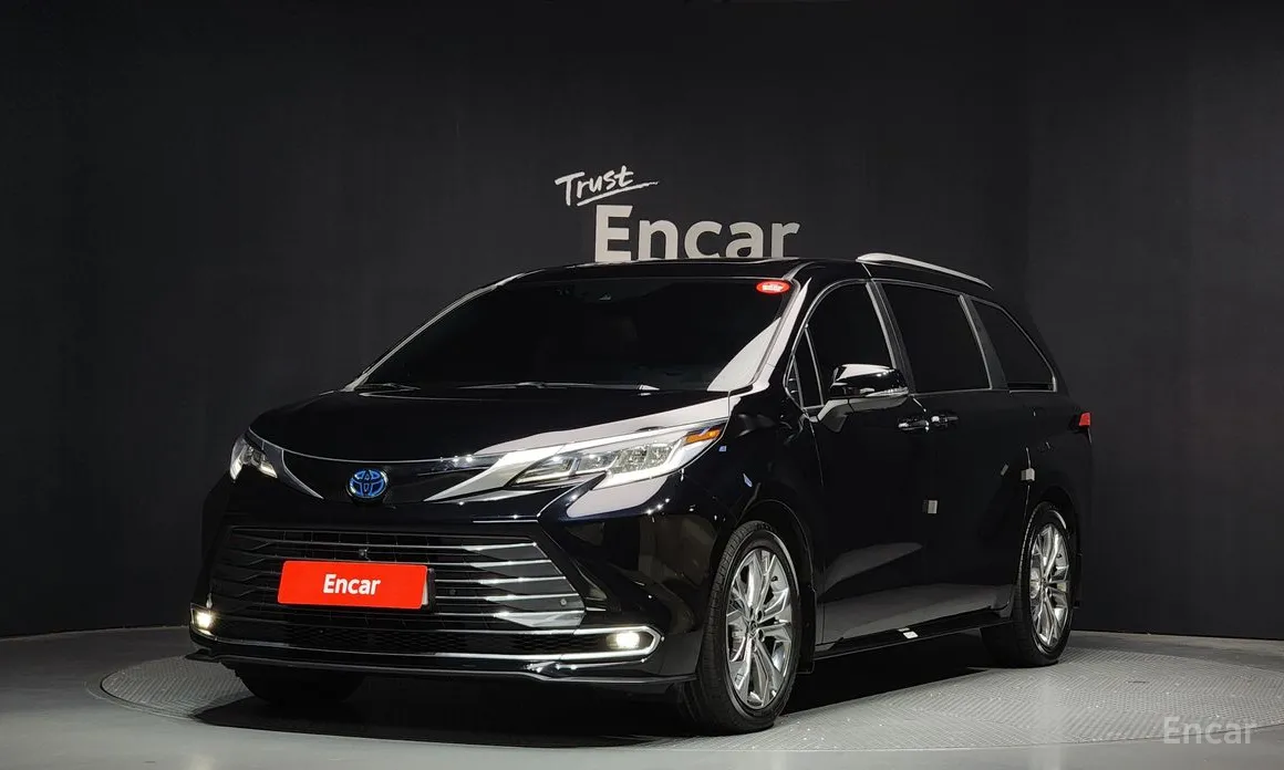 Фото 1 - Toyota Sienna