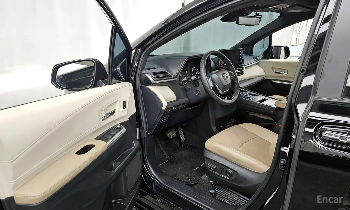 Фото 10 - Toyota Sienna