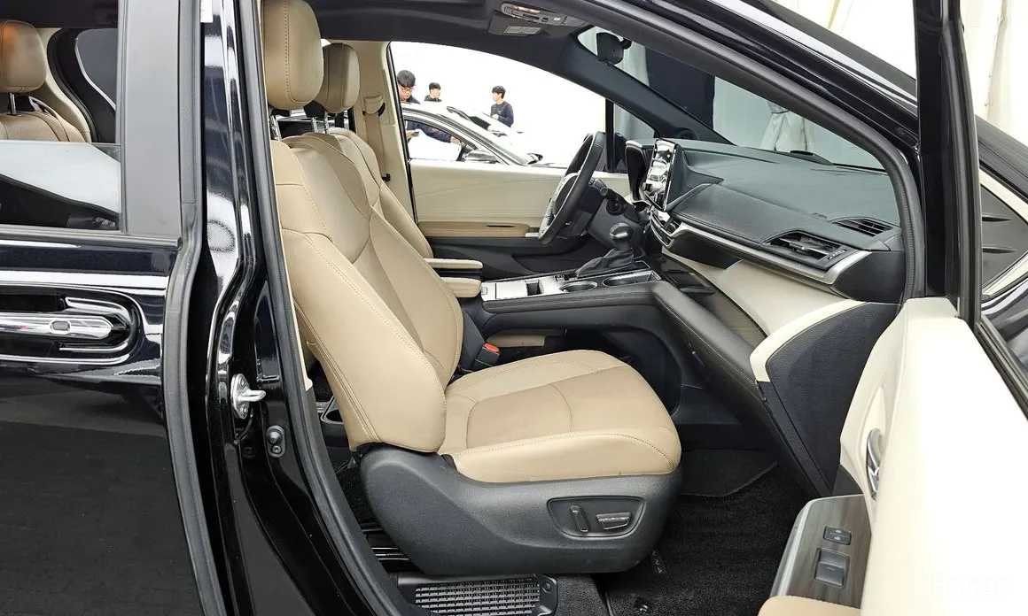 Фото 11 - Toyota Sienna