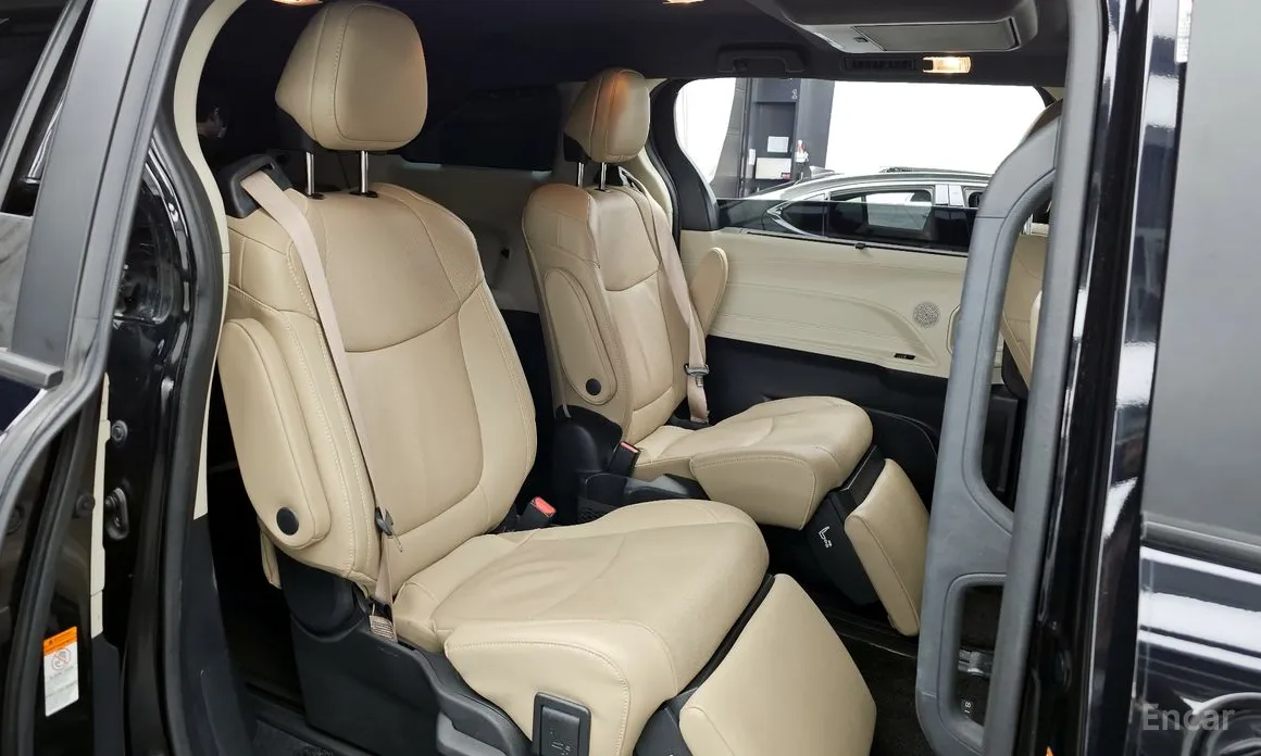 Фото 12 - Toyota Sienna