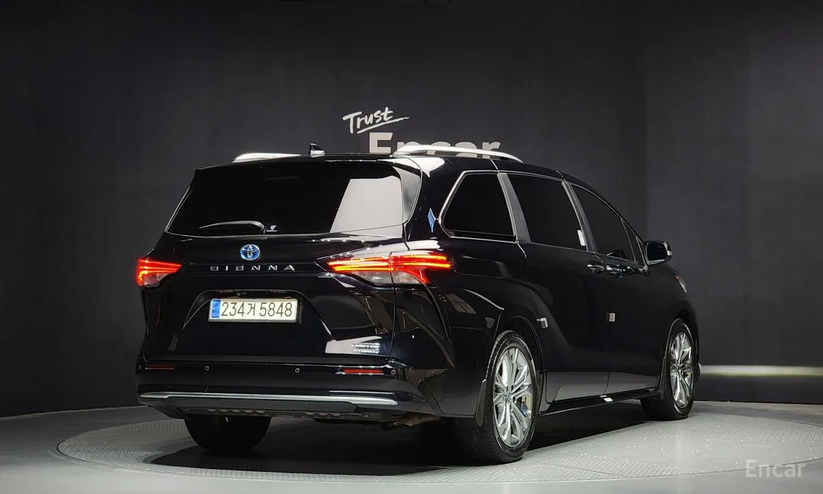 Фото 2 - Toyota Sienna