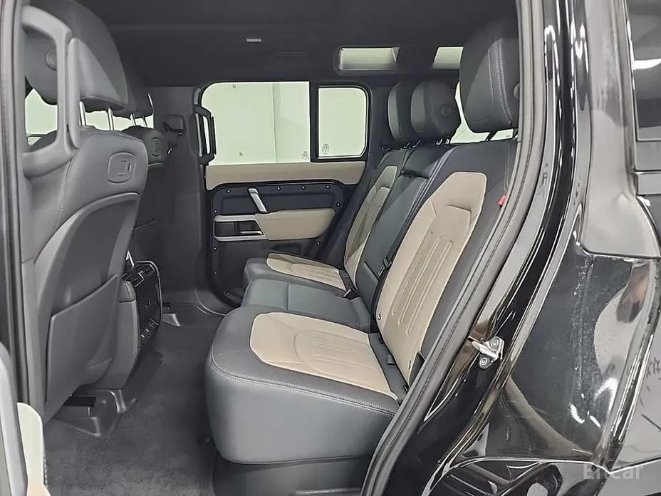 Фото 10 - Land Rover Defender