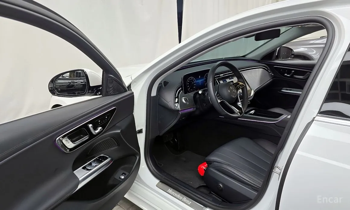 Фото 10 - Mercedes-Benz E-Class