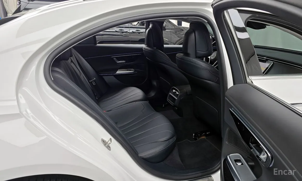 Фото 12 - Mercedes-Benz E-Class