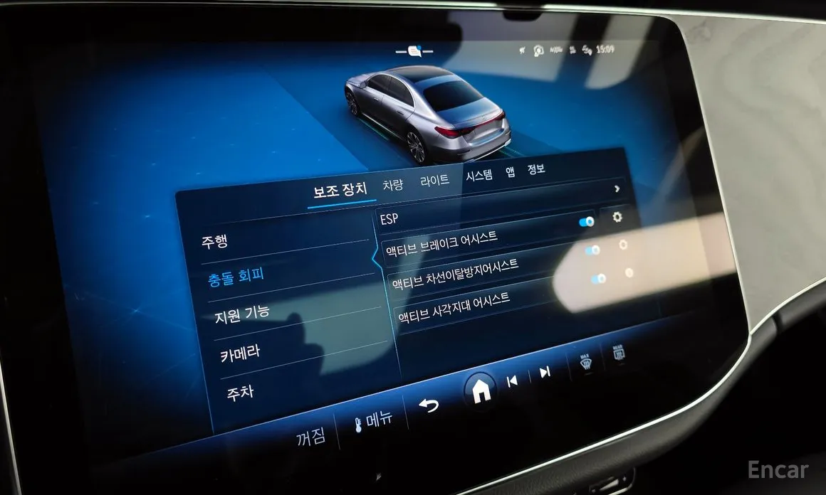 Фото 16 - Mercedes-Benz E-Class