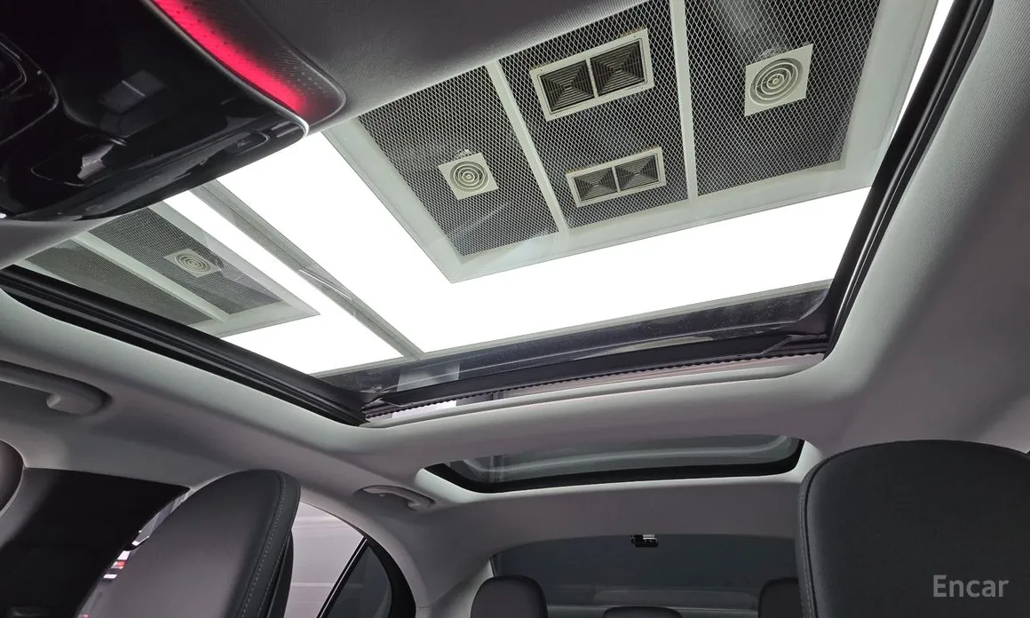 Фото 18 - Mercedes-Benz E-Class