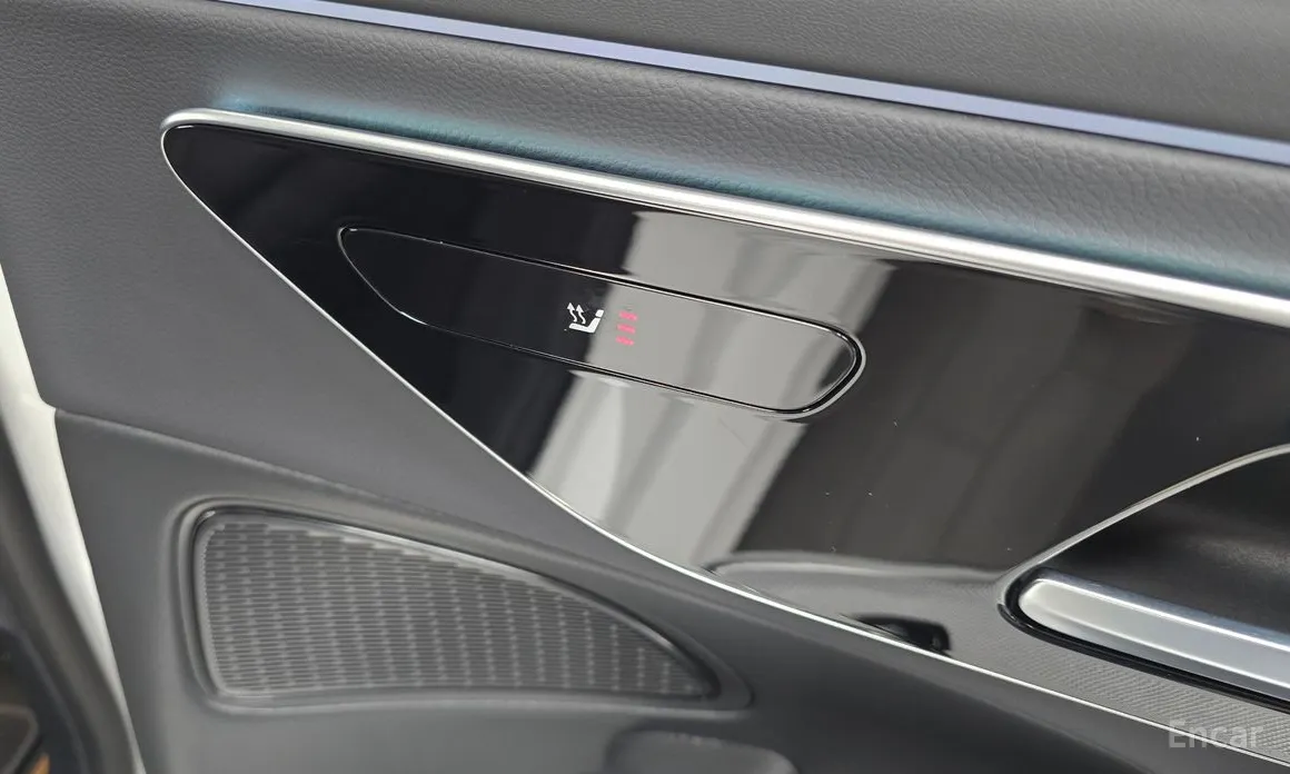 Фото 19 - Mercedes-Benz E-Class