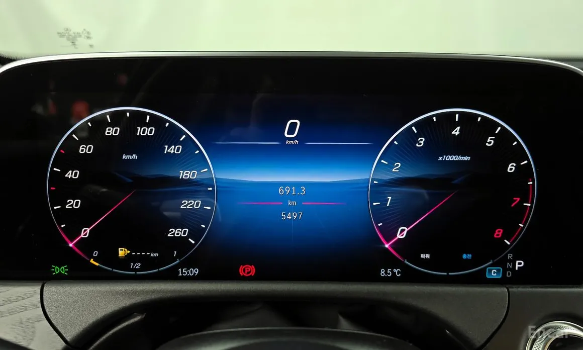 Фото 8 - Mercedes-Benz E-Class