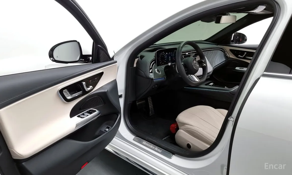 Фото 10 - Mercedes-Benz E-Class