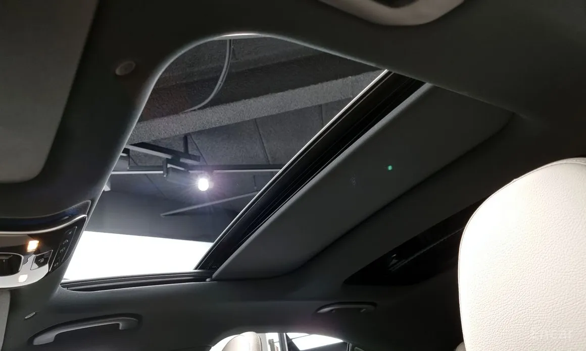 Фото 19 - Mercedes-Benz E-Class