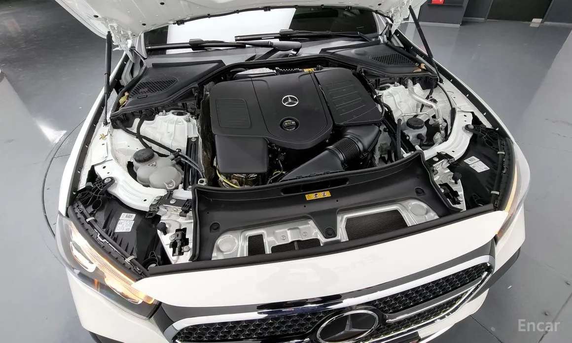 Фото 6 - Mercedes-Benz E-Class