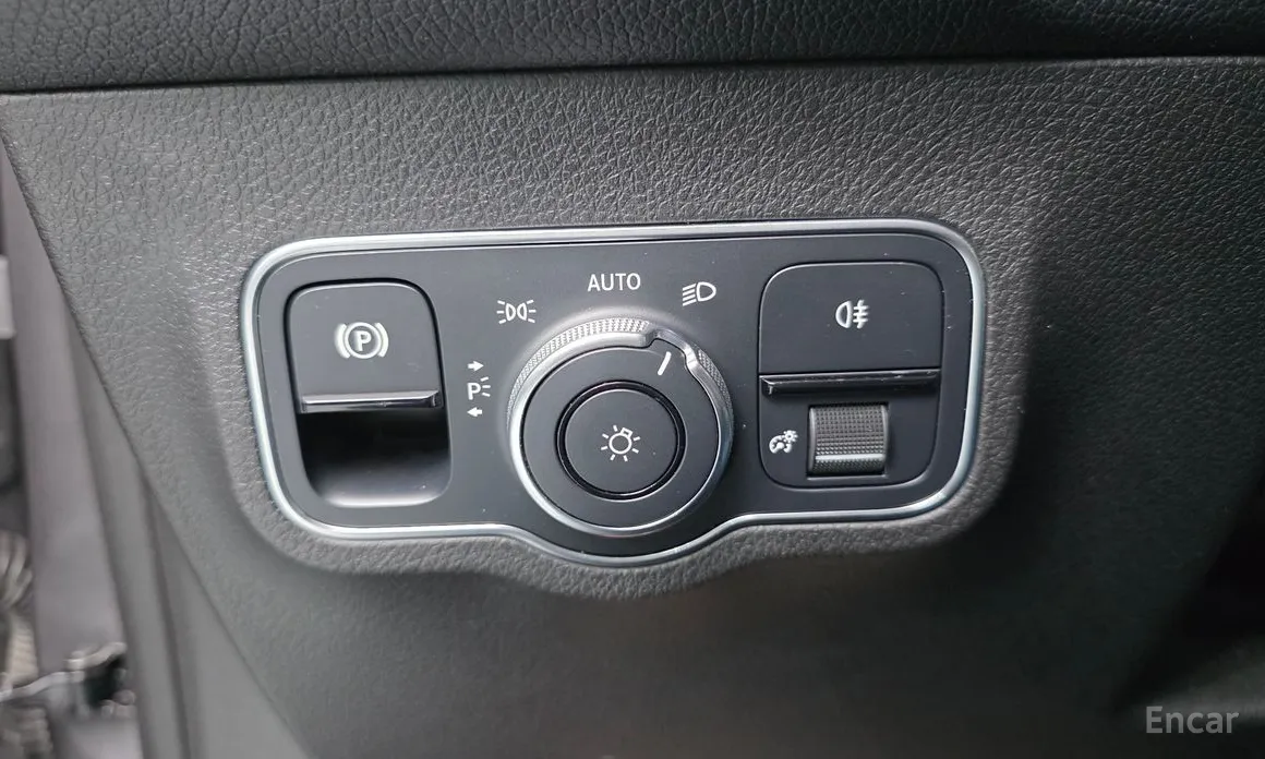 Фото 14 - Mercedes-Benz GLB-Class