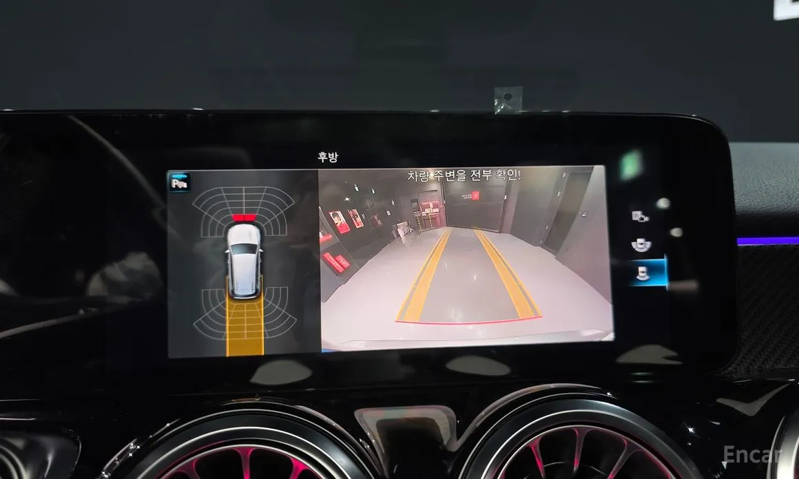 Фото 17 - Mercedes-Benz GLB-Class