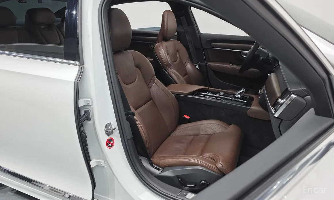 Фото 10 - Volvo S90