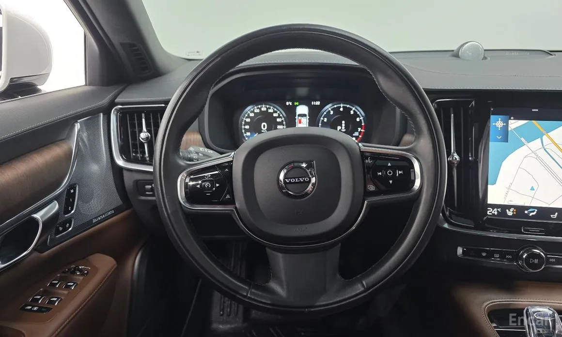 Фото 13 - Volvo S90