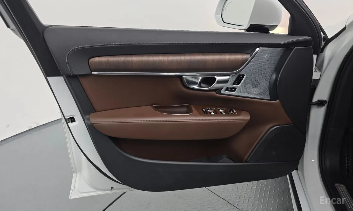 Фото 18 - Volvo S90