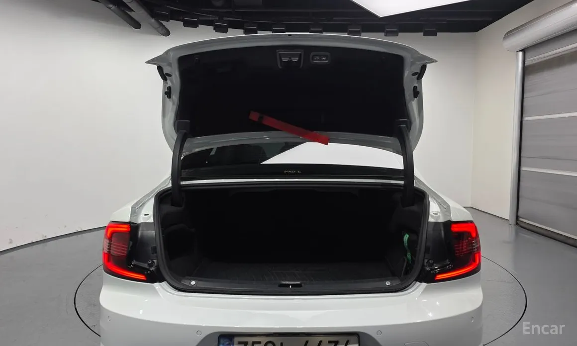 Фото 20 - Volvo S90