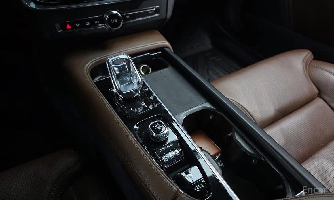 Фото 9 - Volvo S90