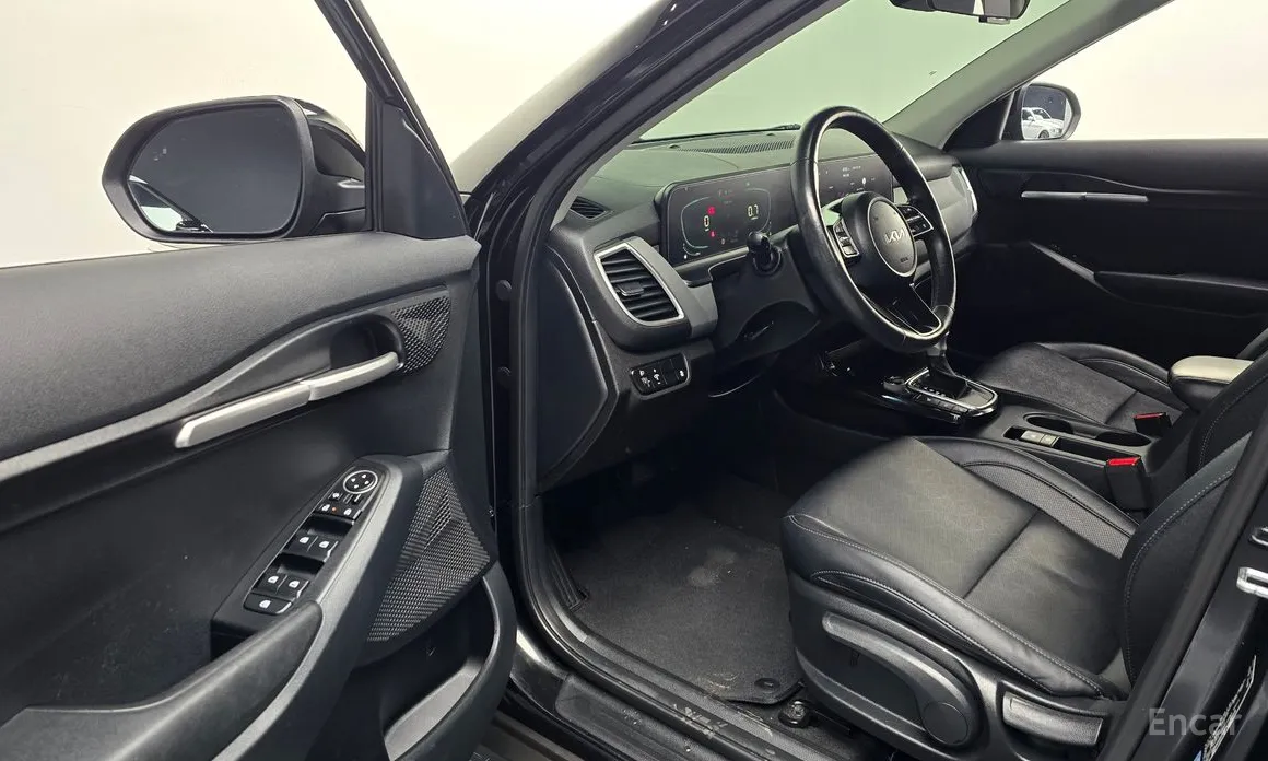 Фото 11 - Kia Seltos