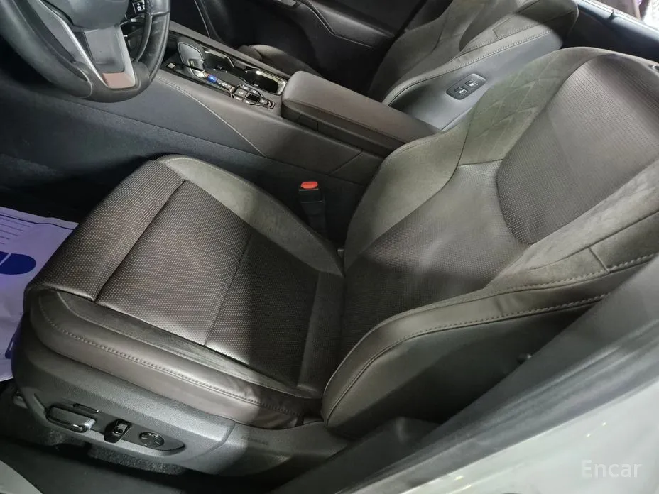 Фото 10 - Lexus RX