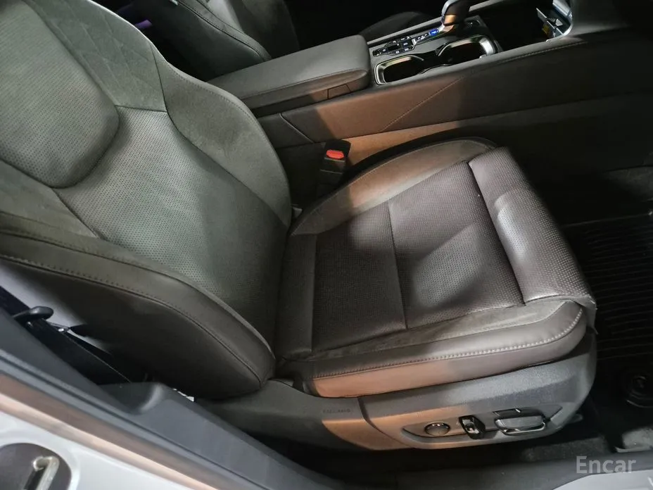 Фото 11 - Lexus RX