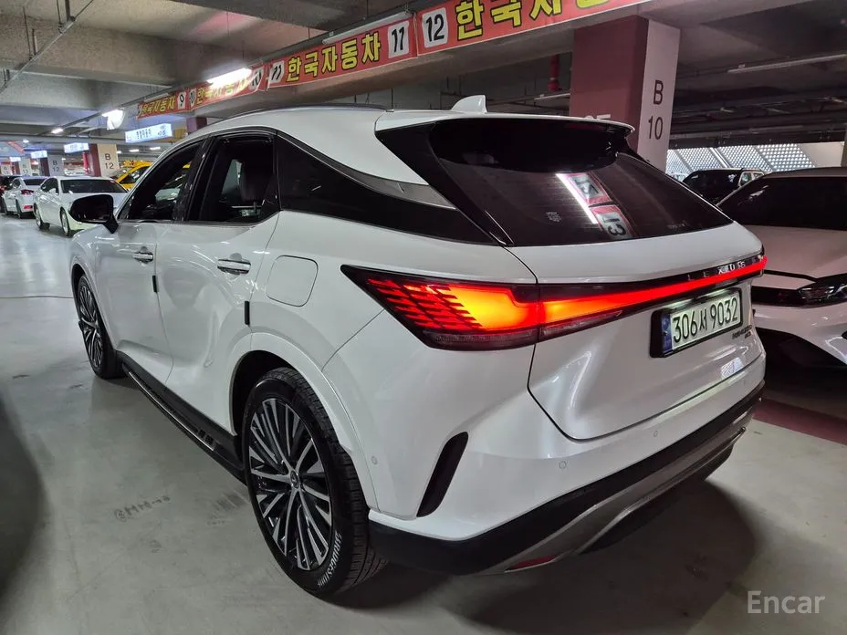 Фото 4 - Lexus RX