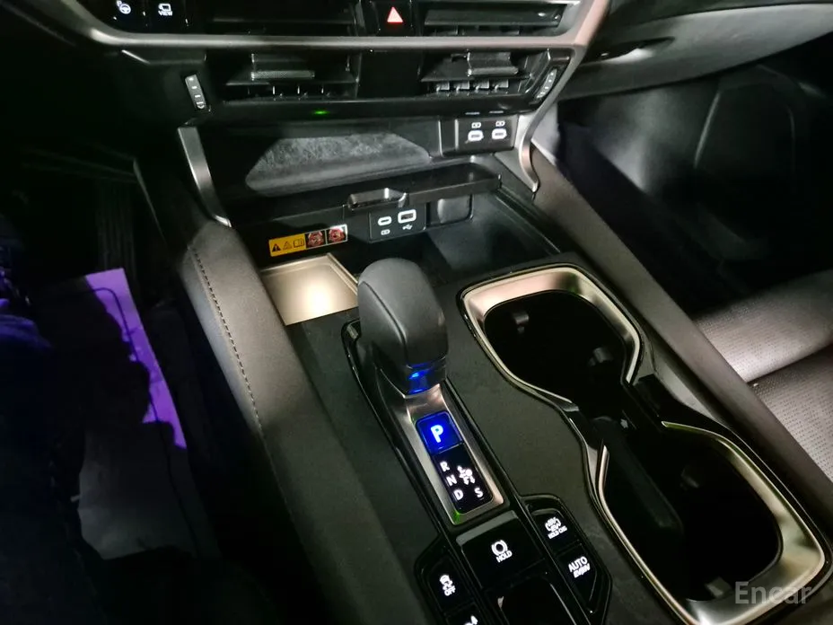 Фото 9 - Lexus RX