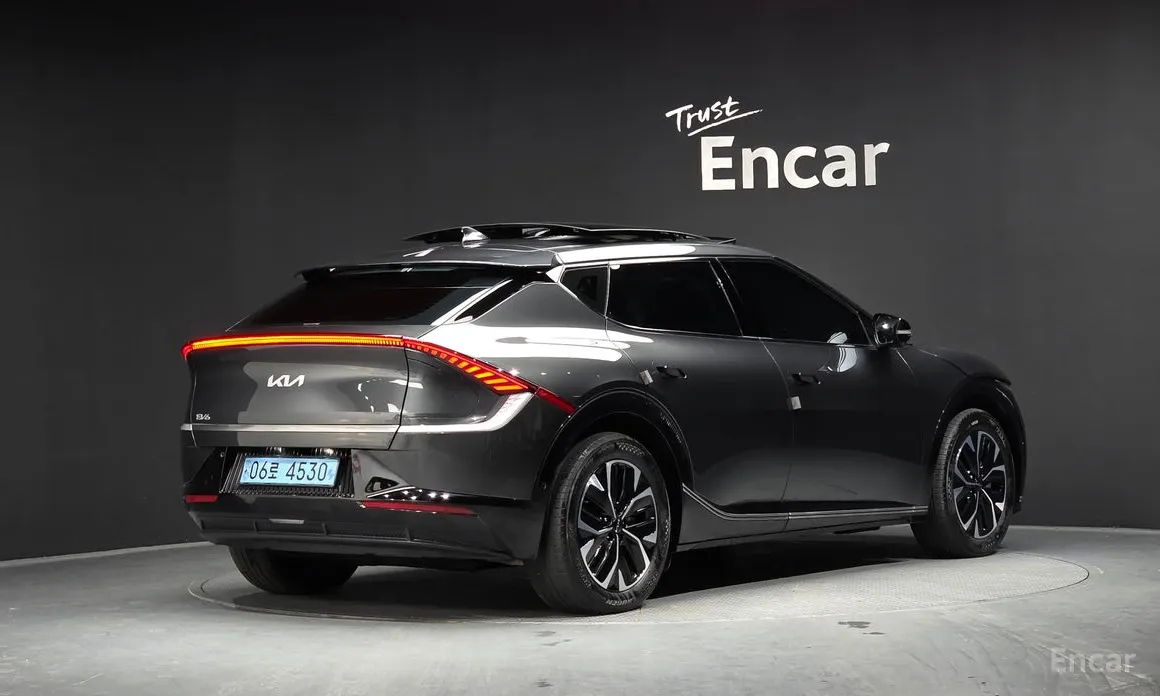 Фото 2 - Kia EV6