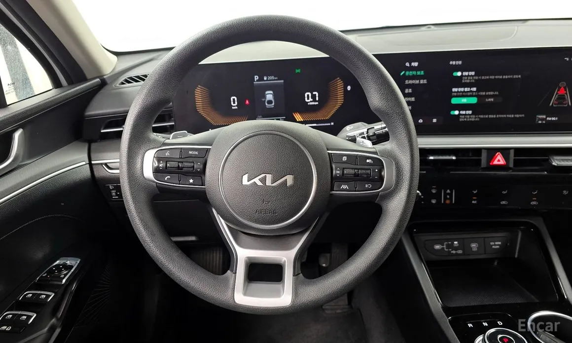 Фото 13 - Kia K5