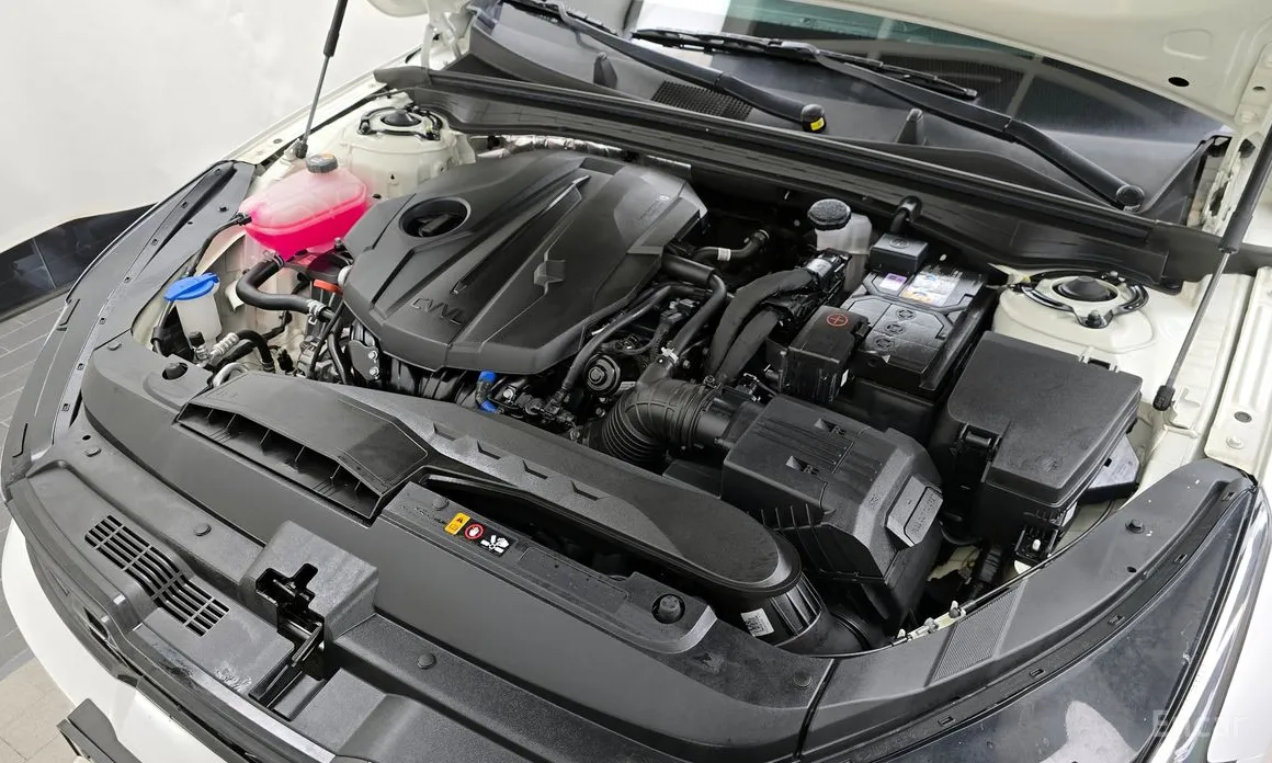 Фото 17 - Kia K5