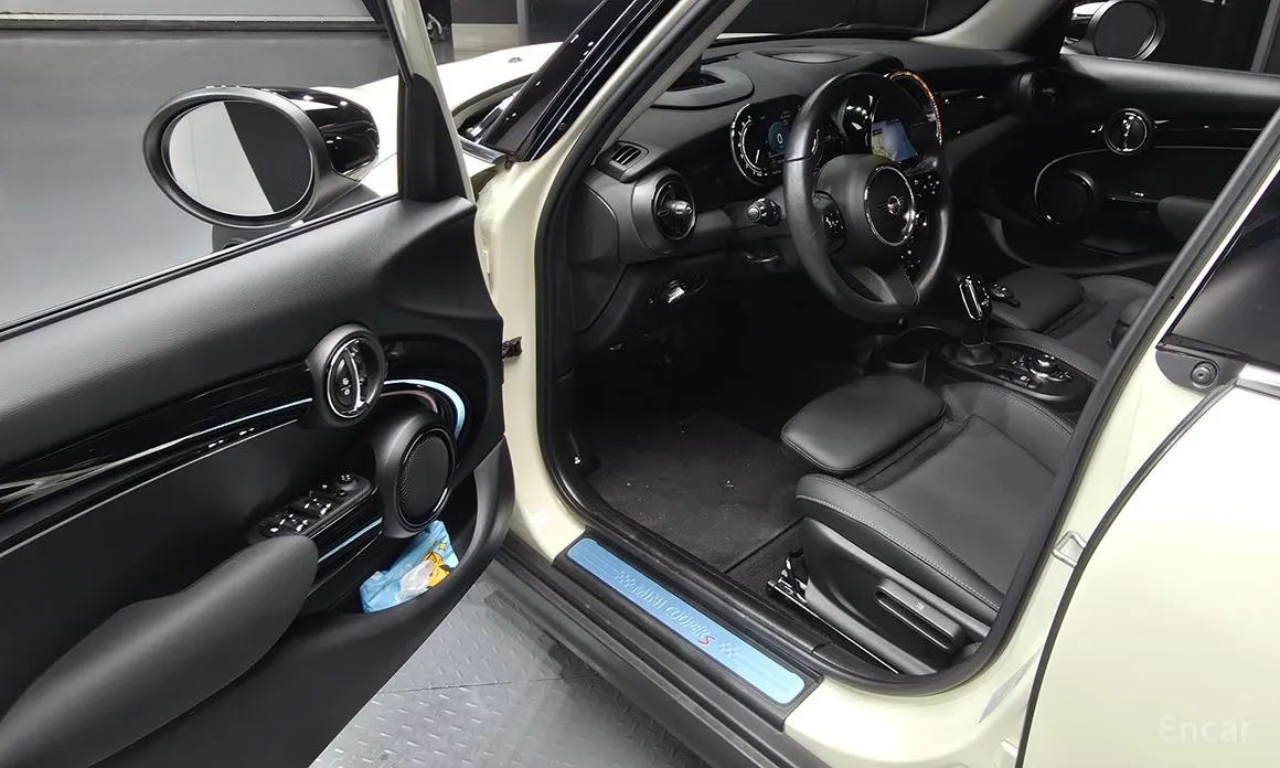 Фото 11 - Mini Cooper