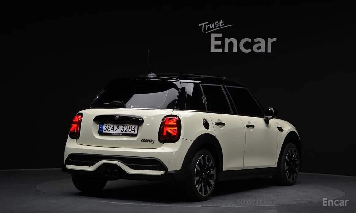 Фото 2 - Mini Cooper