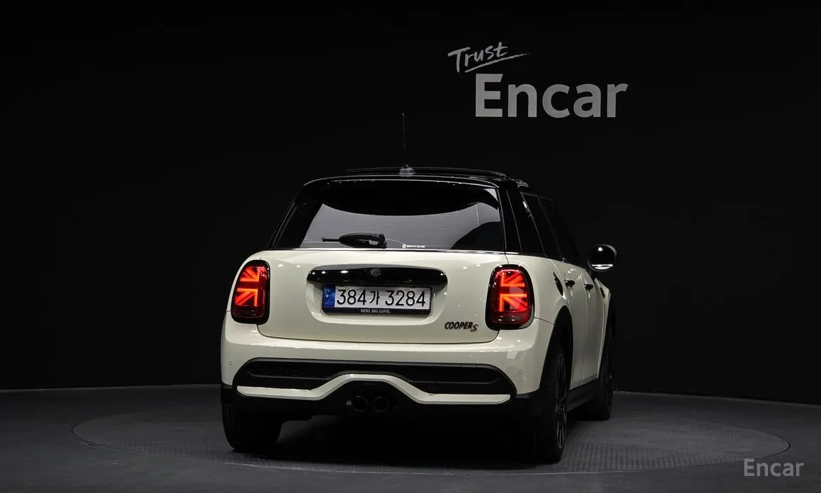 Фото 4 - Mini Cooper