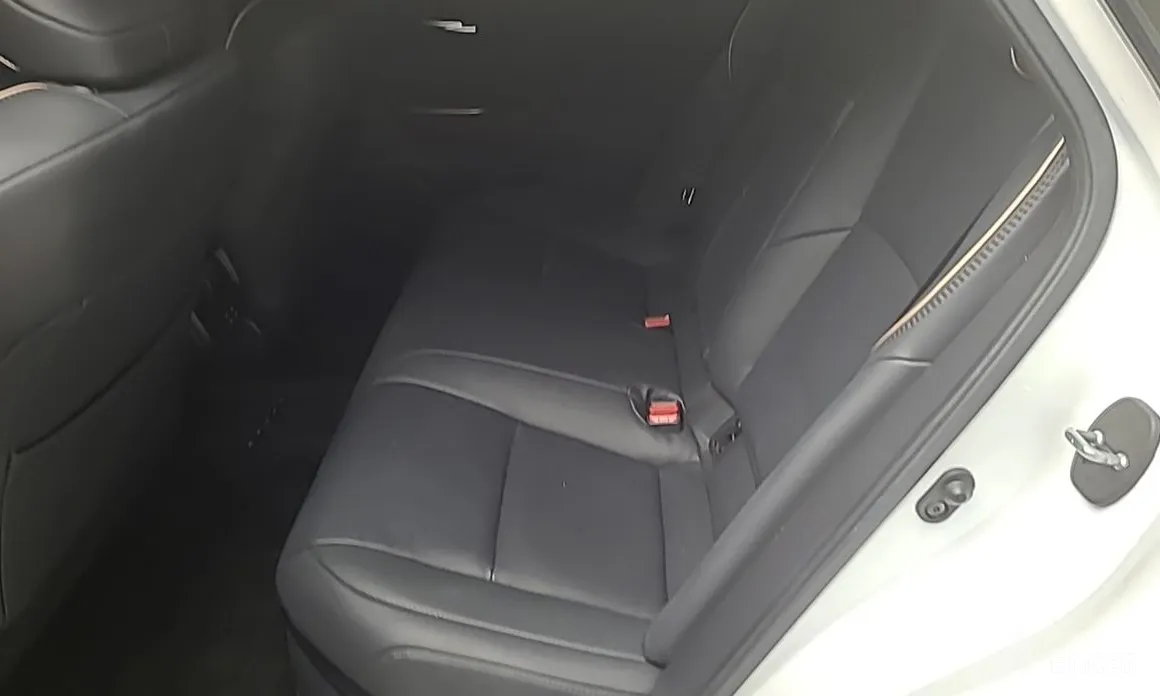 Фото 11 - Toyota Crown