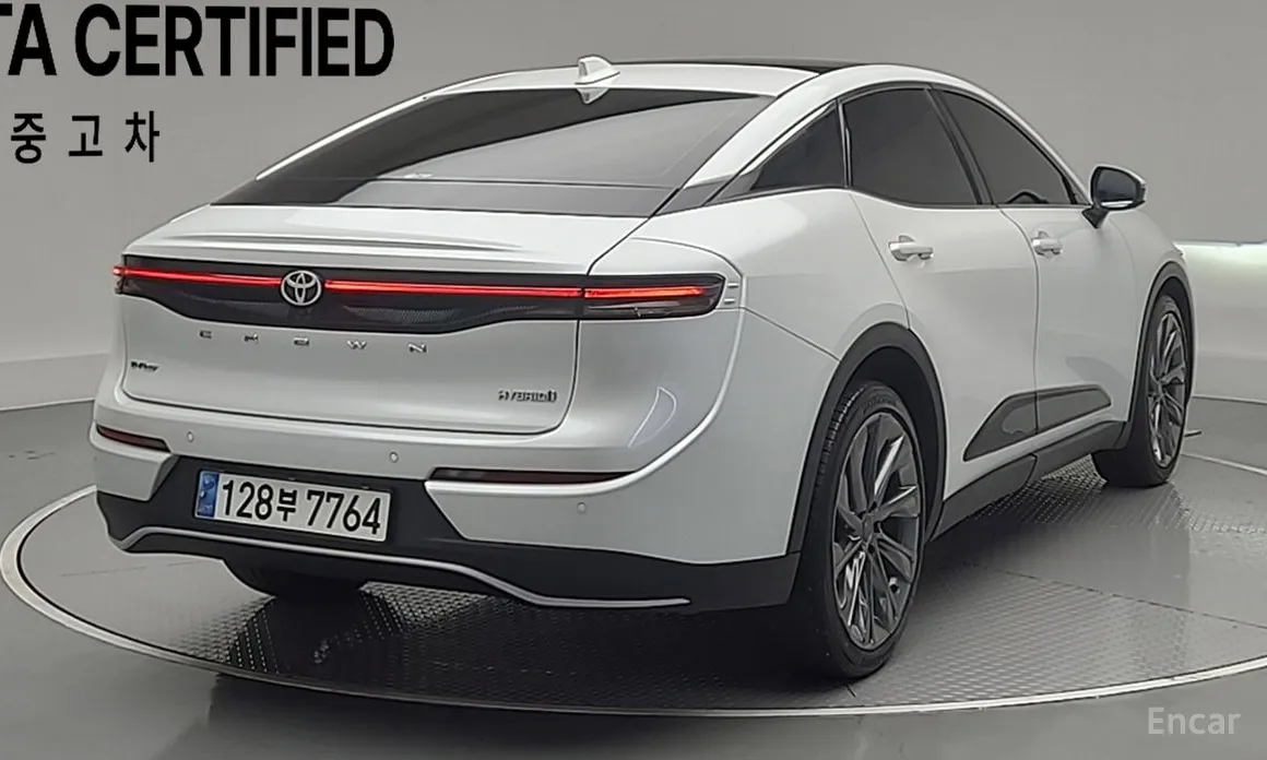 Фото 2 - Toyota Crown