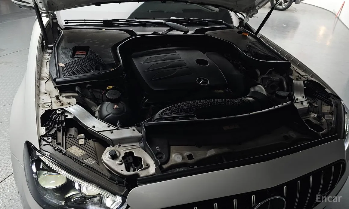 Фото 6 - Mercedes-Benz E-Class