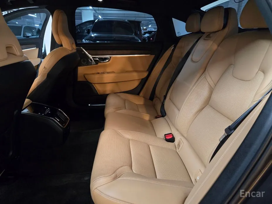 Фото 11 - Volvo S90