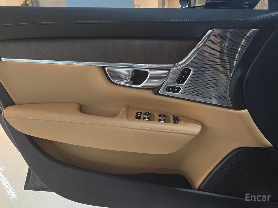 Фото 13 - Volvo S90