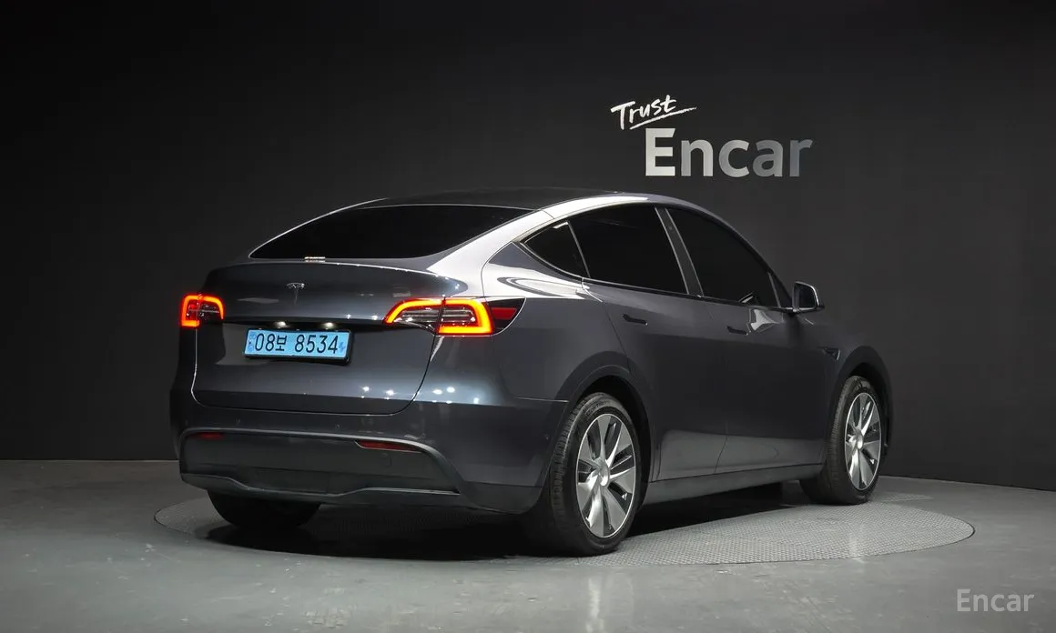 Фото 2 - Tesla Model Y