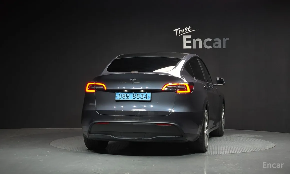 Фото 4 - Tesla Model Y