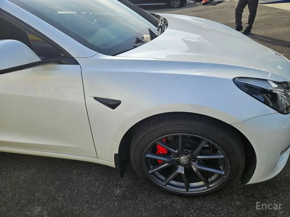 Фото 2 - Tesla Model 3